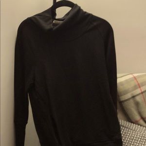 black Jersey sweatshirt with 2 front pockets
